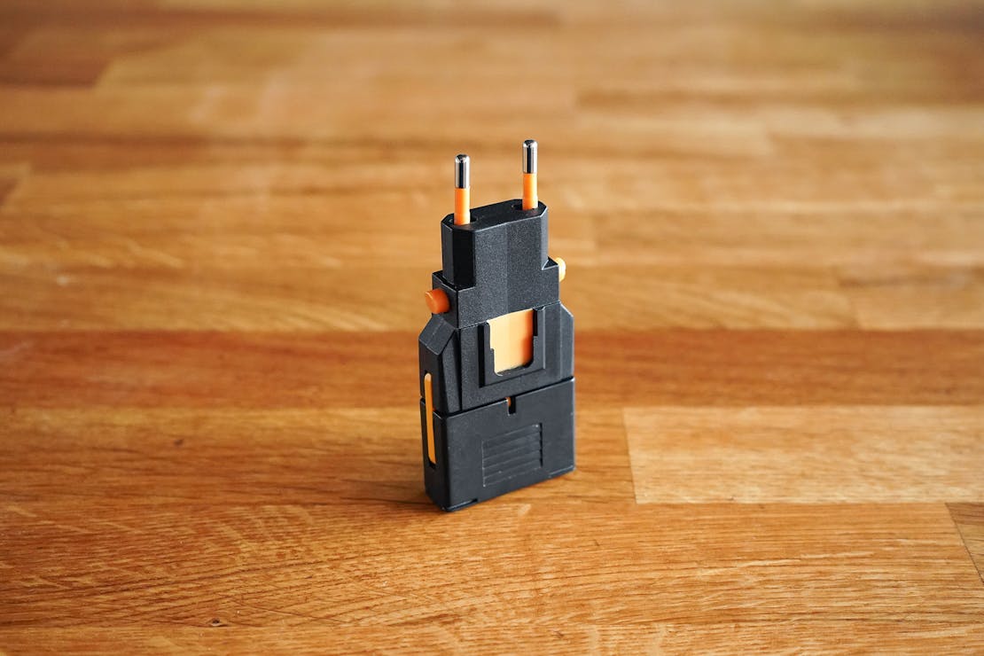 Kikkerland Travel Adapter