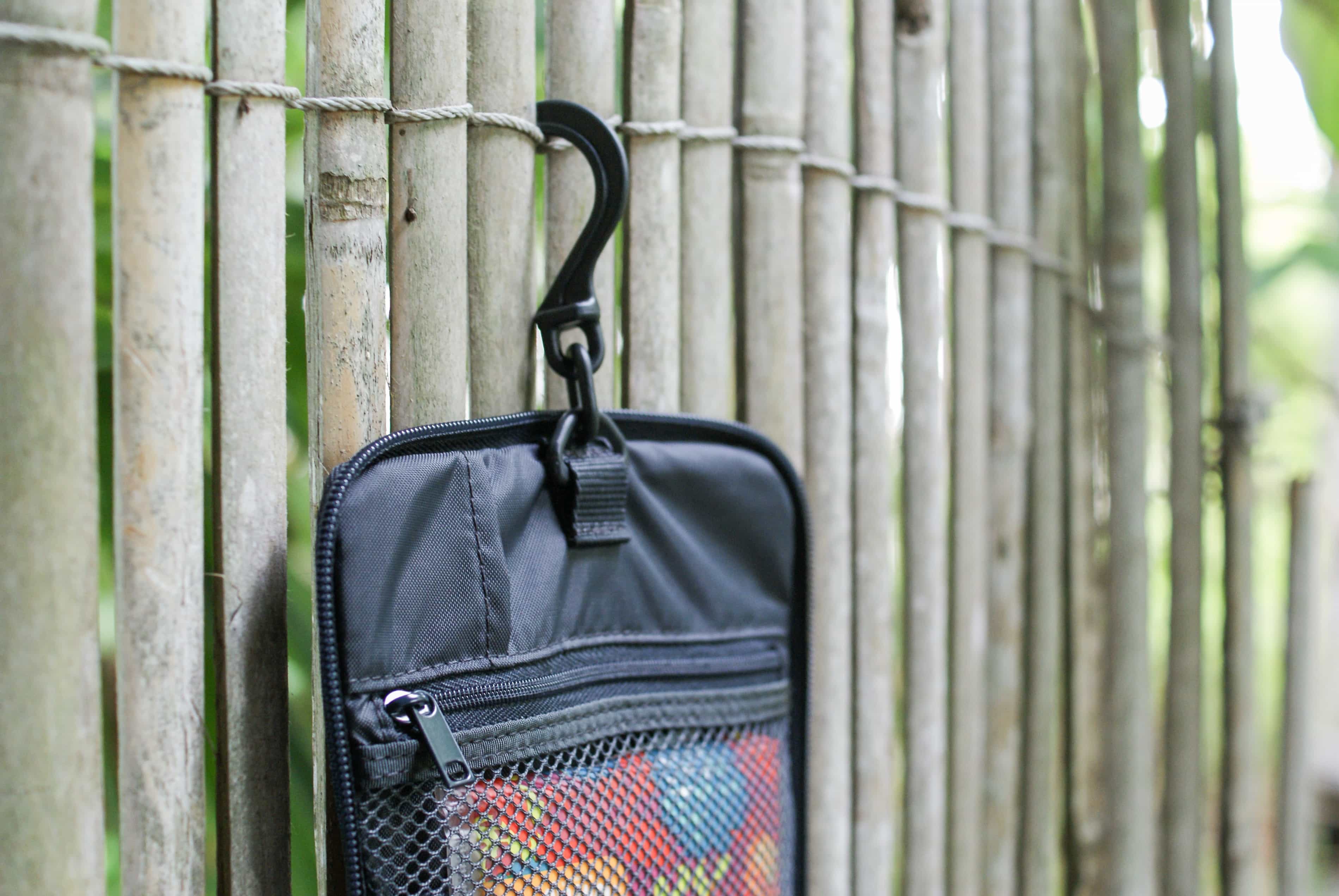 Hanging travel case new arrivals