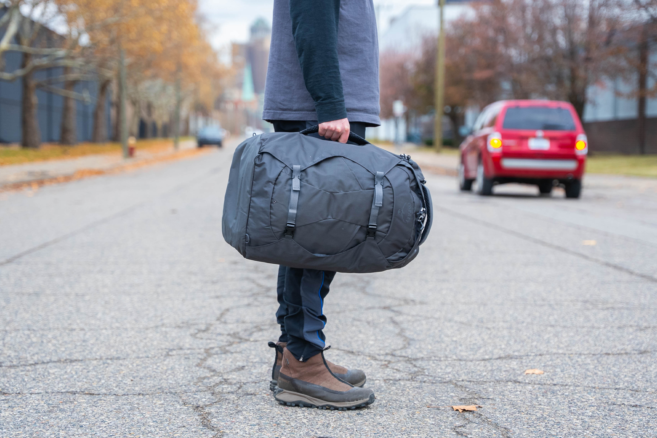 Osprey Farpoint 40 Men's Travel Pack - Jasper Red (S/M) : :  Deportes y aire libre