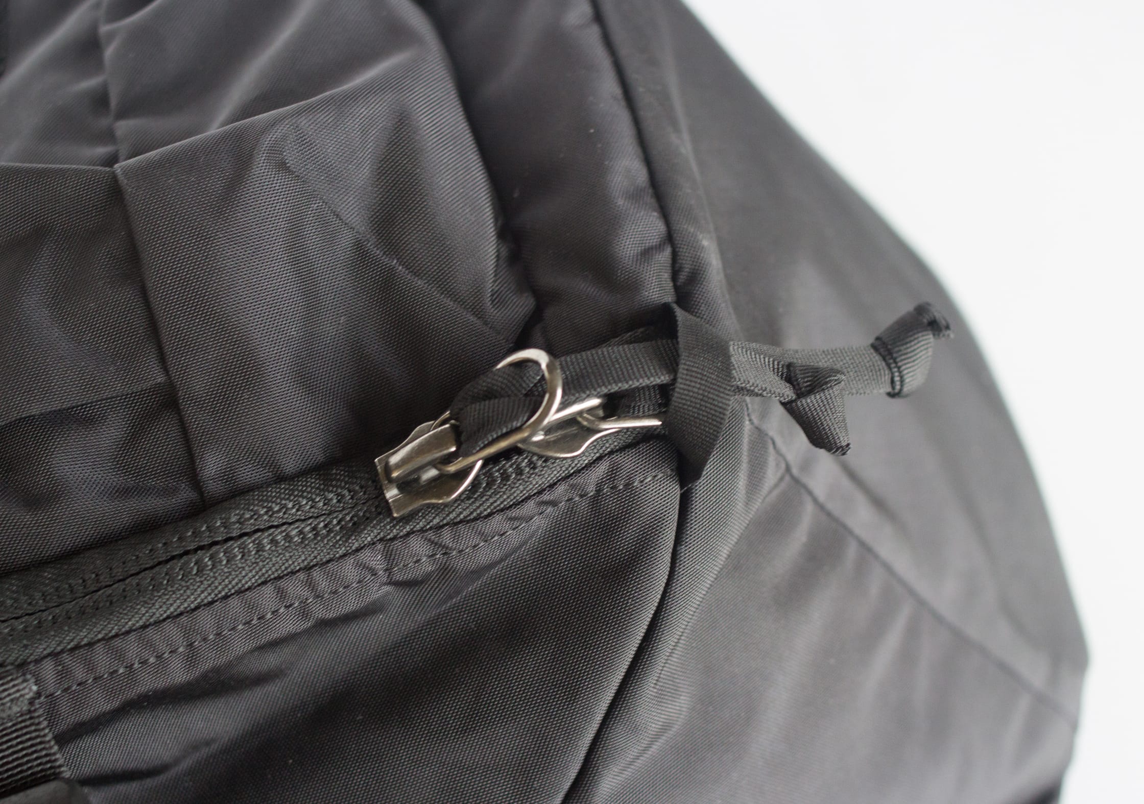 EVERGOODS MPL30 Zipper Pull Lock Hack