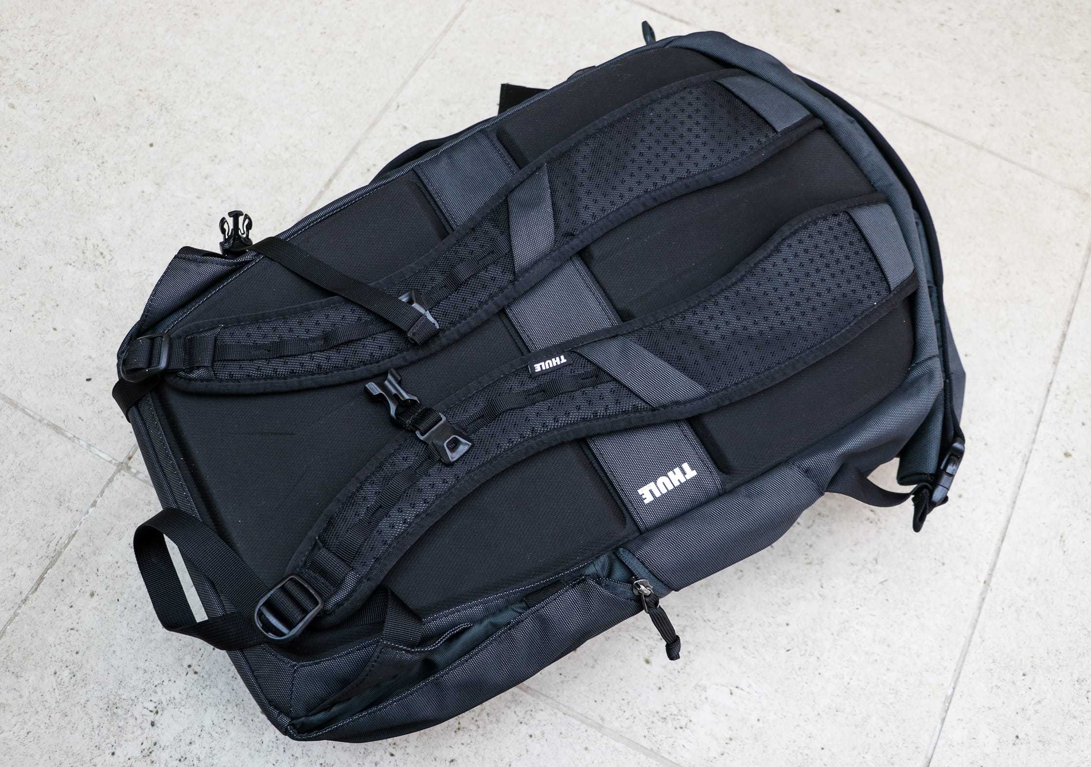 Shoulder Straps on the Thule Subterra