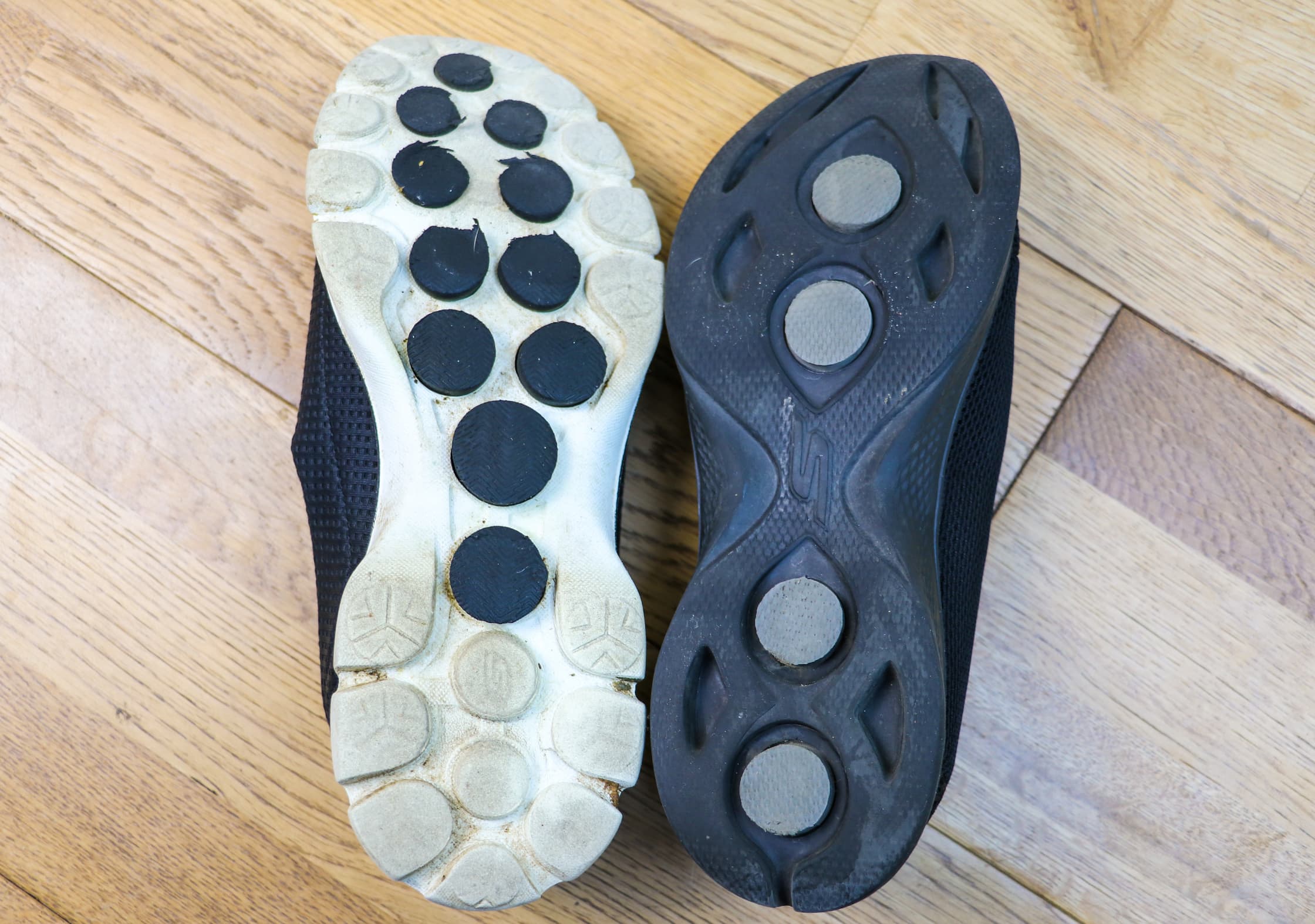 GOwalk Black Sole vs White Sole