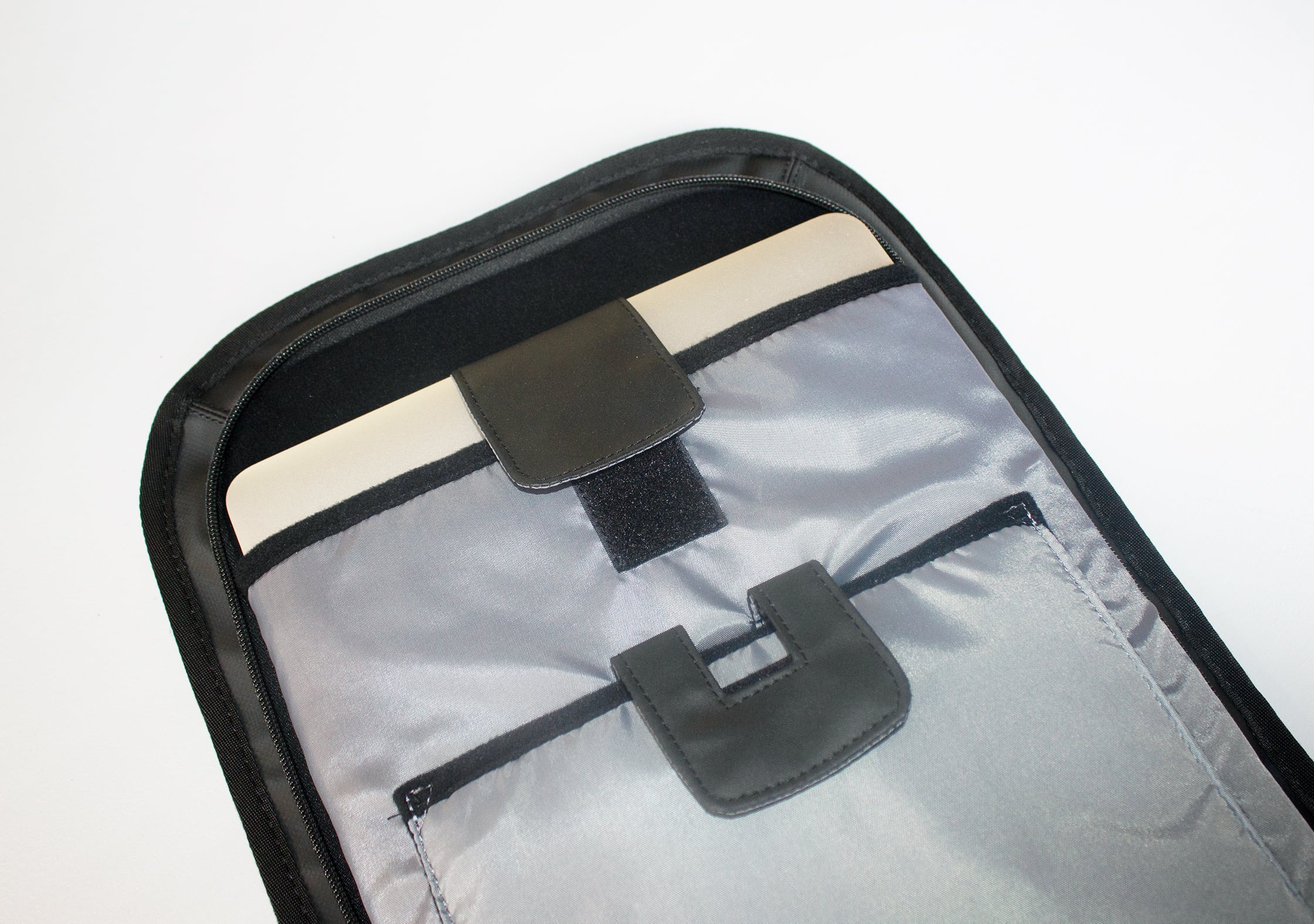 NOMATIC Travel Bag Laptop & Tablet Compartments