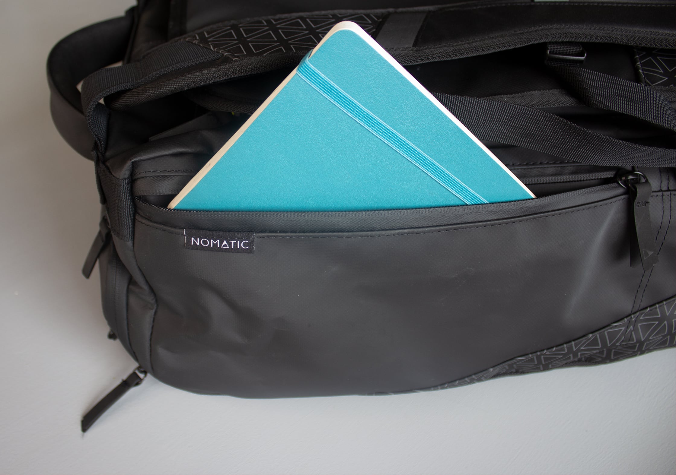 NOMATIC Travel Bag 2/3 Length Side Pocket