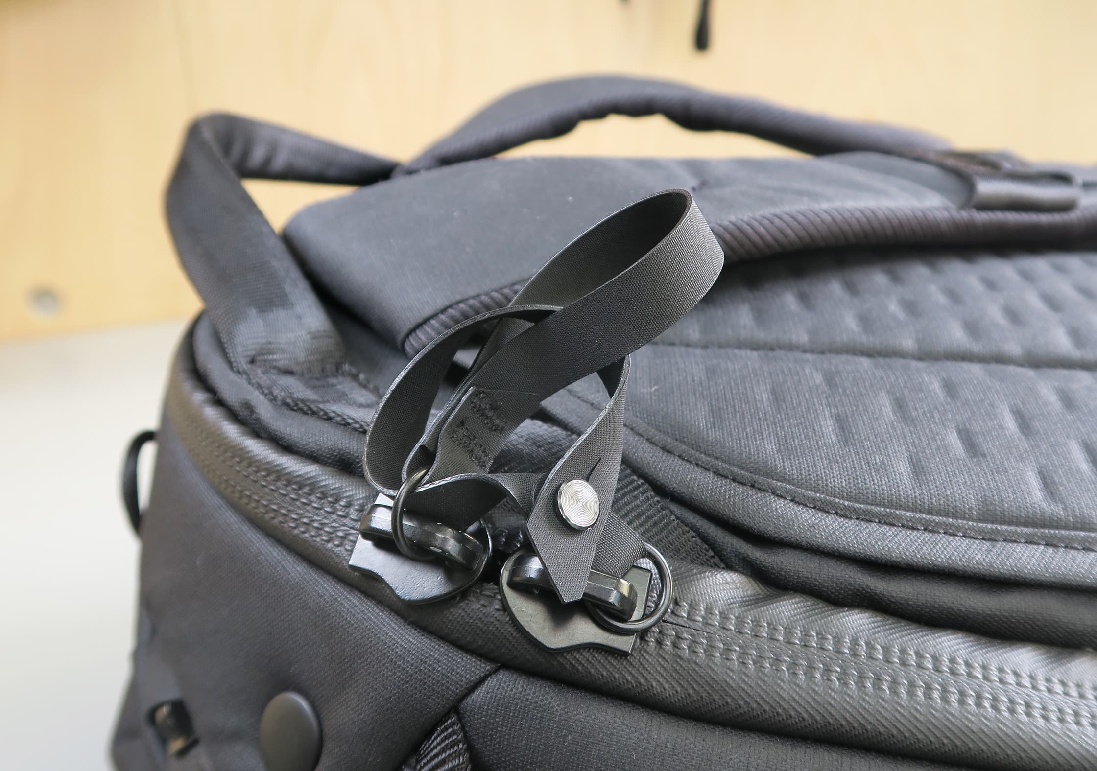 backpack with lockable zippers