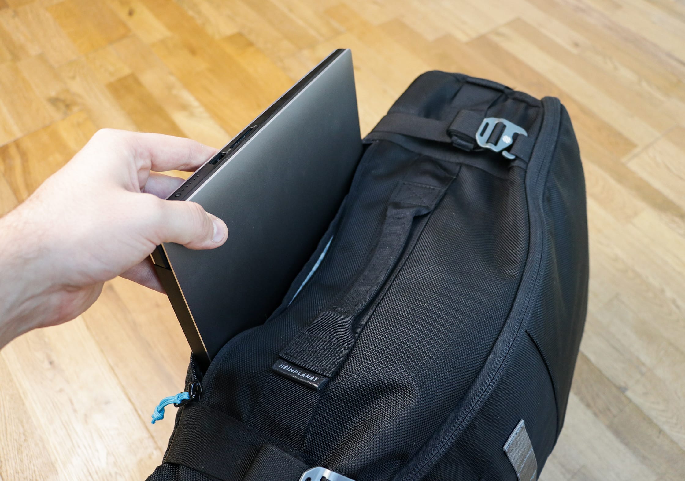 Heimplanet Monolith Weekender Laptop Compartment