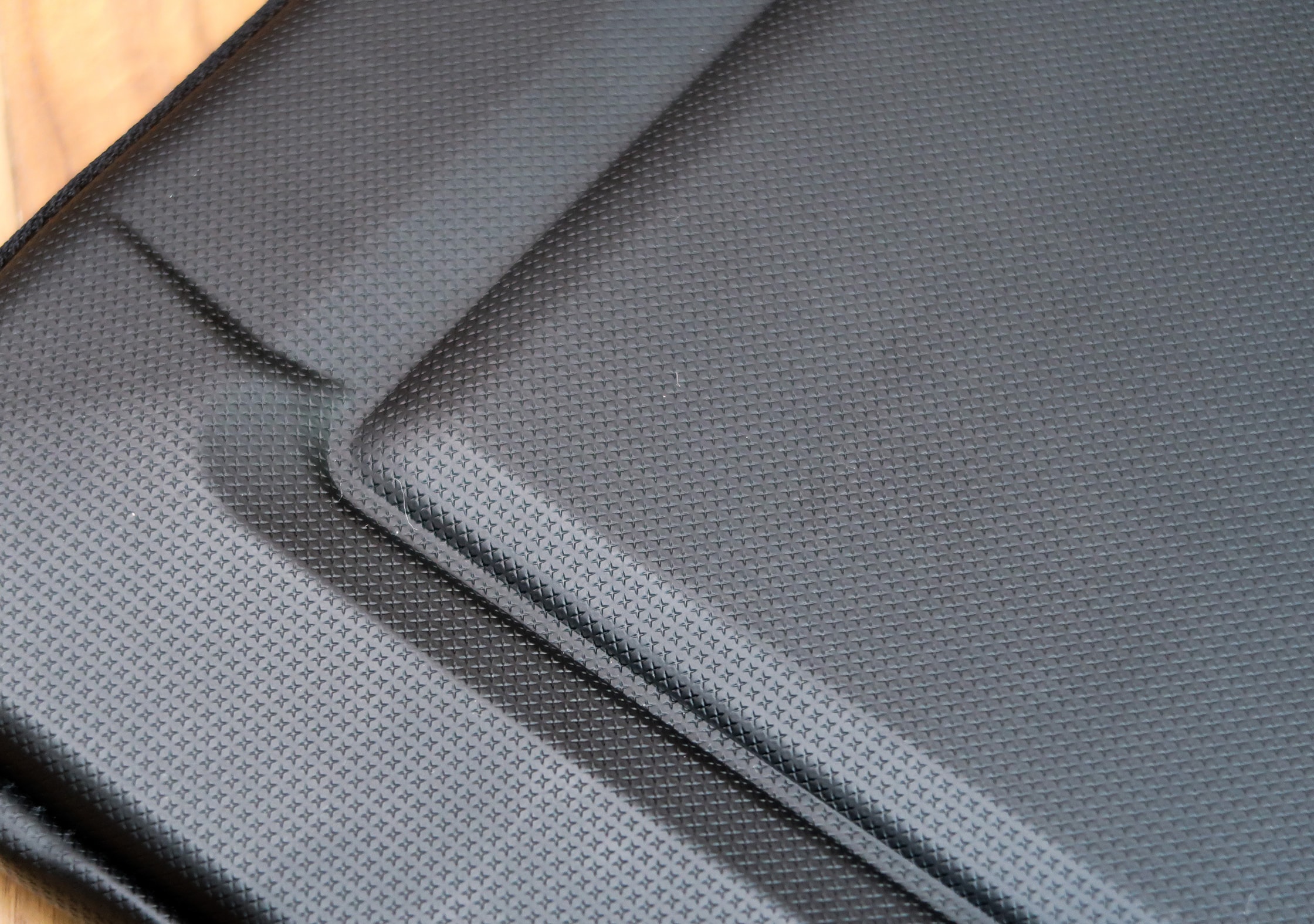 Protective Polyurethane Material On The Thule Gauntlet 3.0 Laptop Sleeve