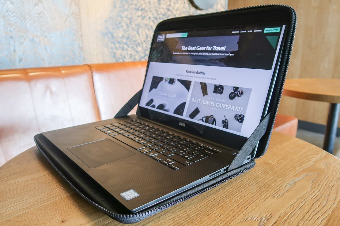 Using A Laptop Inside The Thule Gauntlet 3.0 Laptop Sleeve