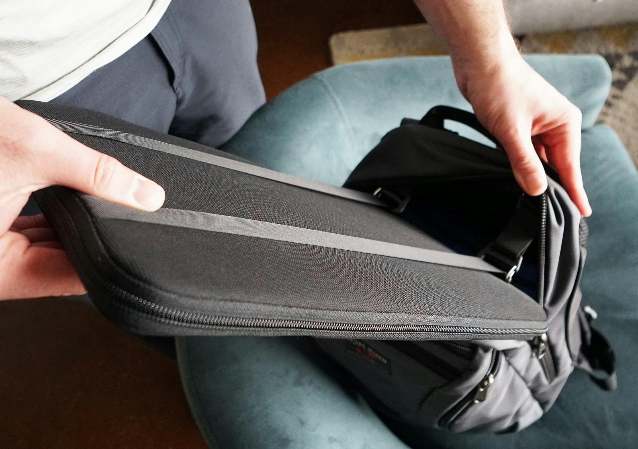 Tom Bihn Synapse 25 Cache In Action