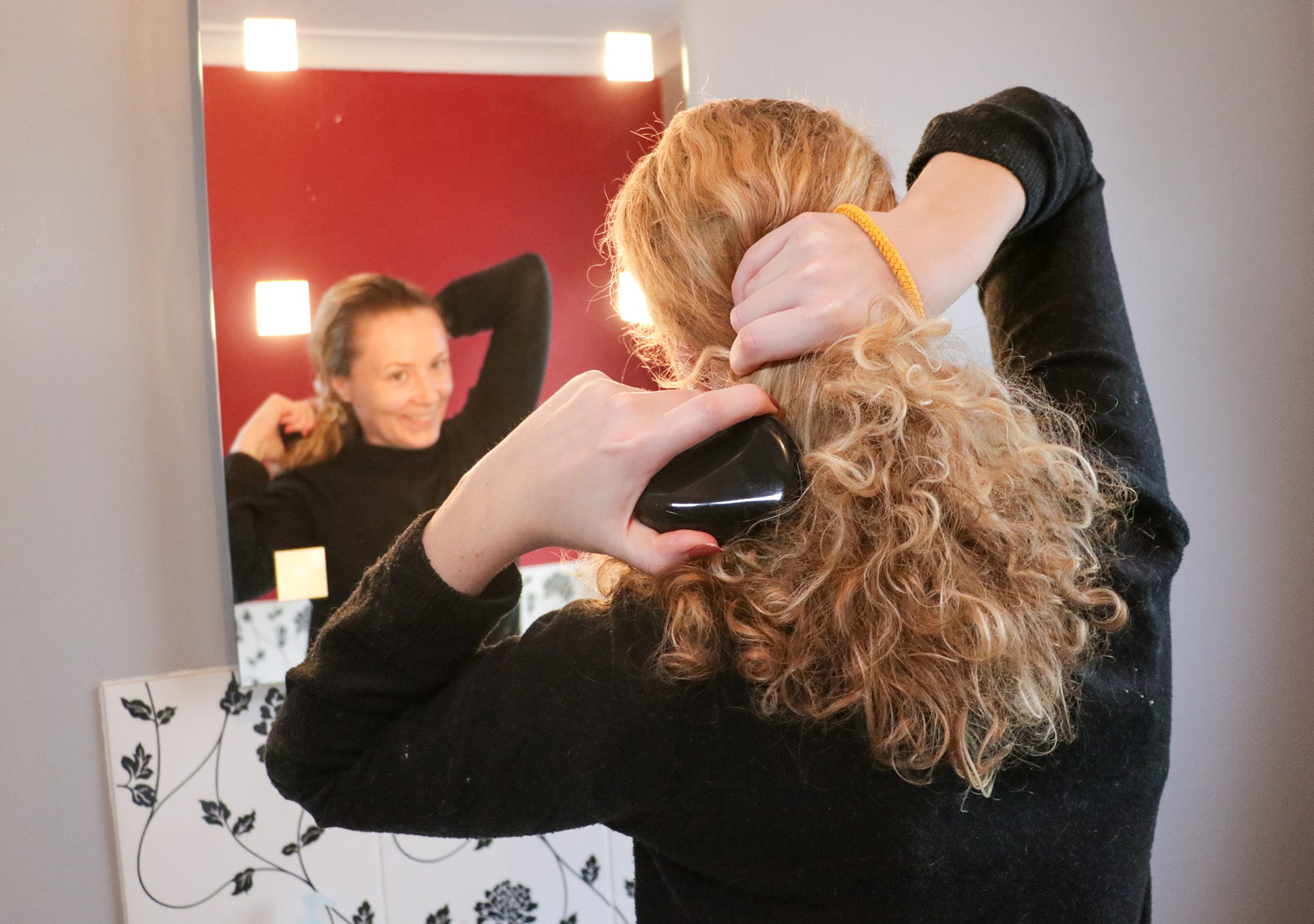 Using The Tangle Teezer Compact Styler