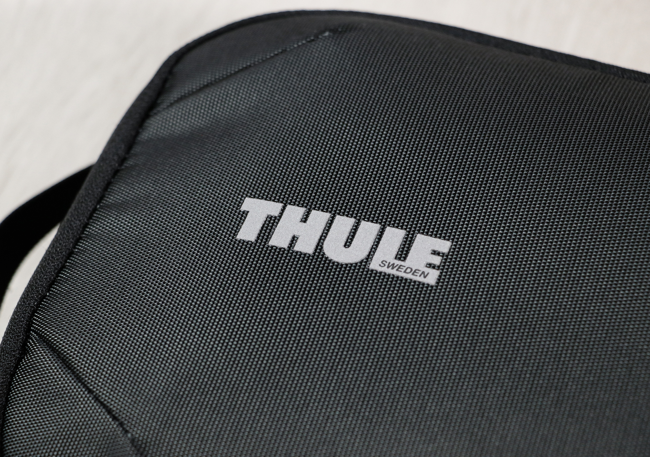 Thule Subterra Powershuttle Plus Branding