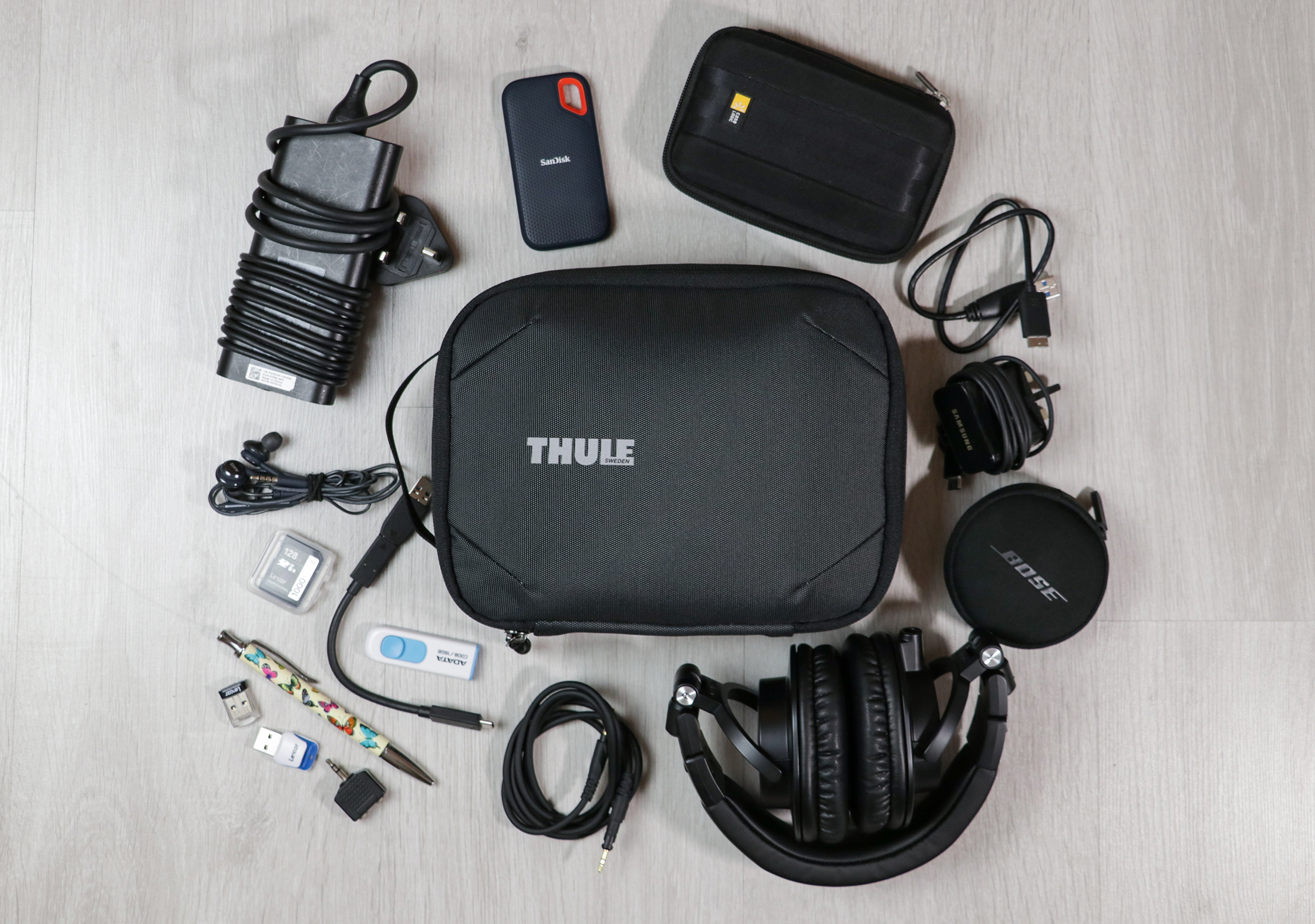 Thule Subterra Powershuttle Plus Flat Lay