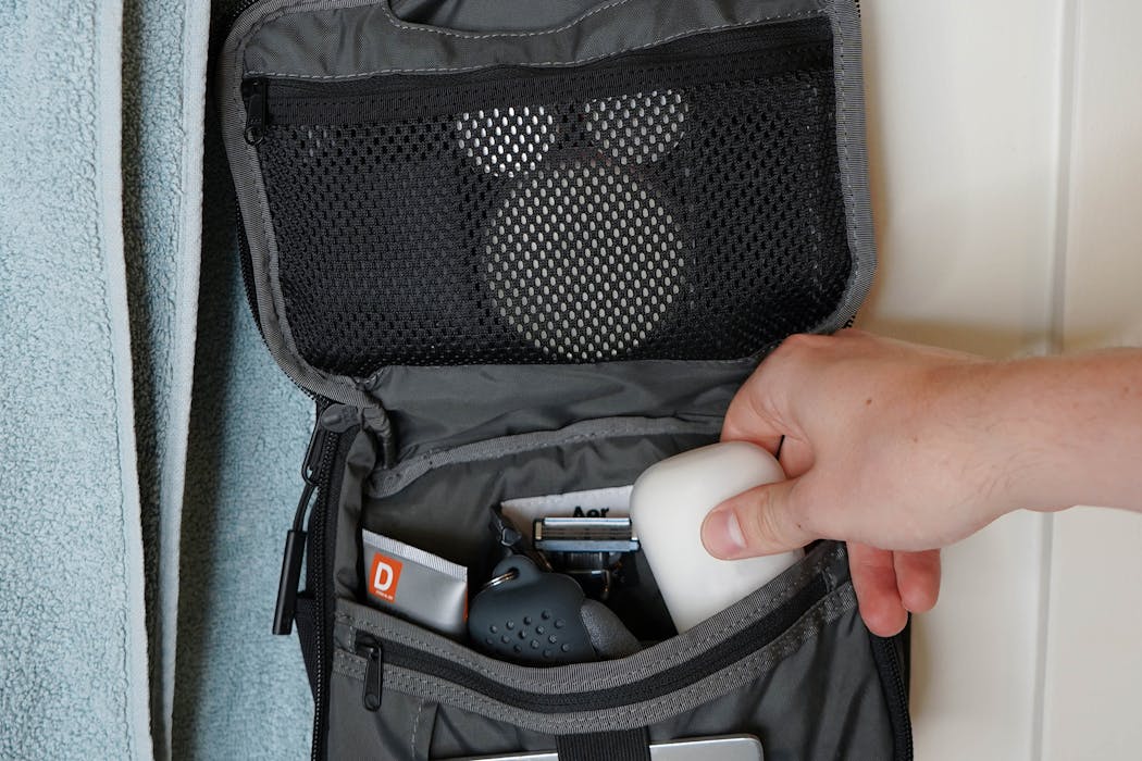 Aer Travel Kit for Toiletries Review 8.4/10 Pack Hacker