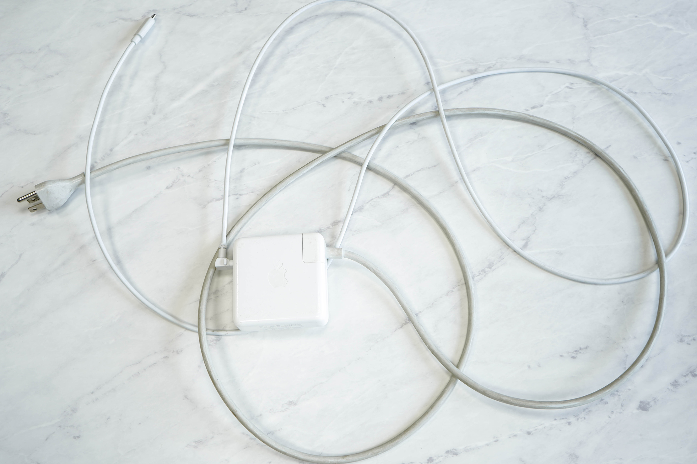 The Side Winder Is One Wonderful Hack For Your MacBook Charger