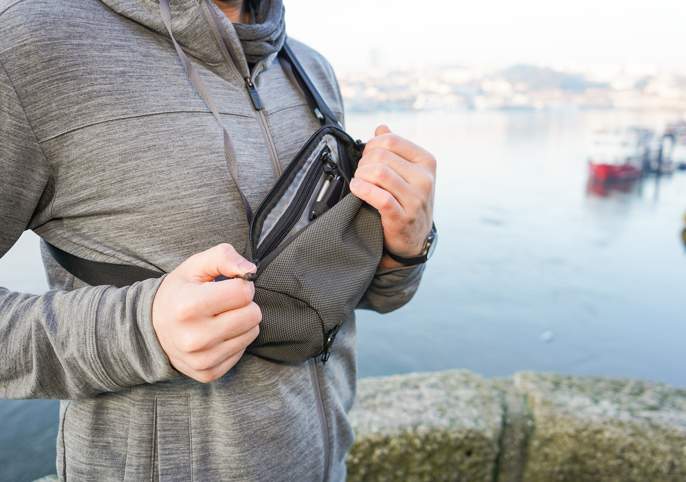 Heimplanet Transit Line Sling Pocket In Porto, Portugal