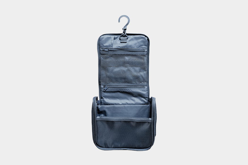 Muji Hanging Travel Case Review