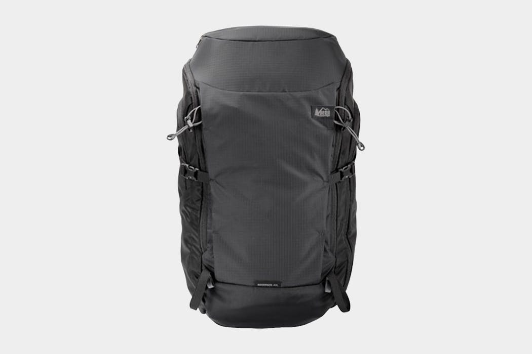 https://cdn.packhacker.com/2019/03/rei-ruckpack-40.jpg?auto=compress&auto=format&w=1050&h=700&fit=crop