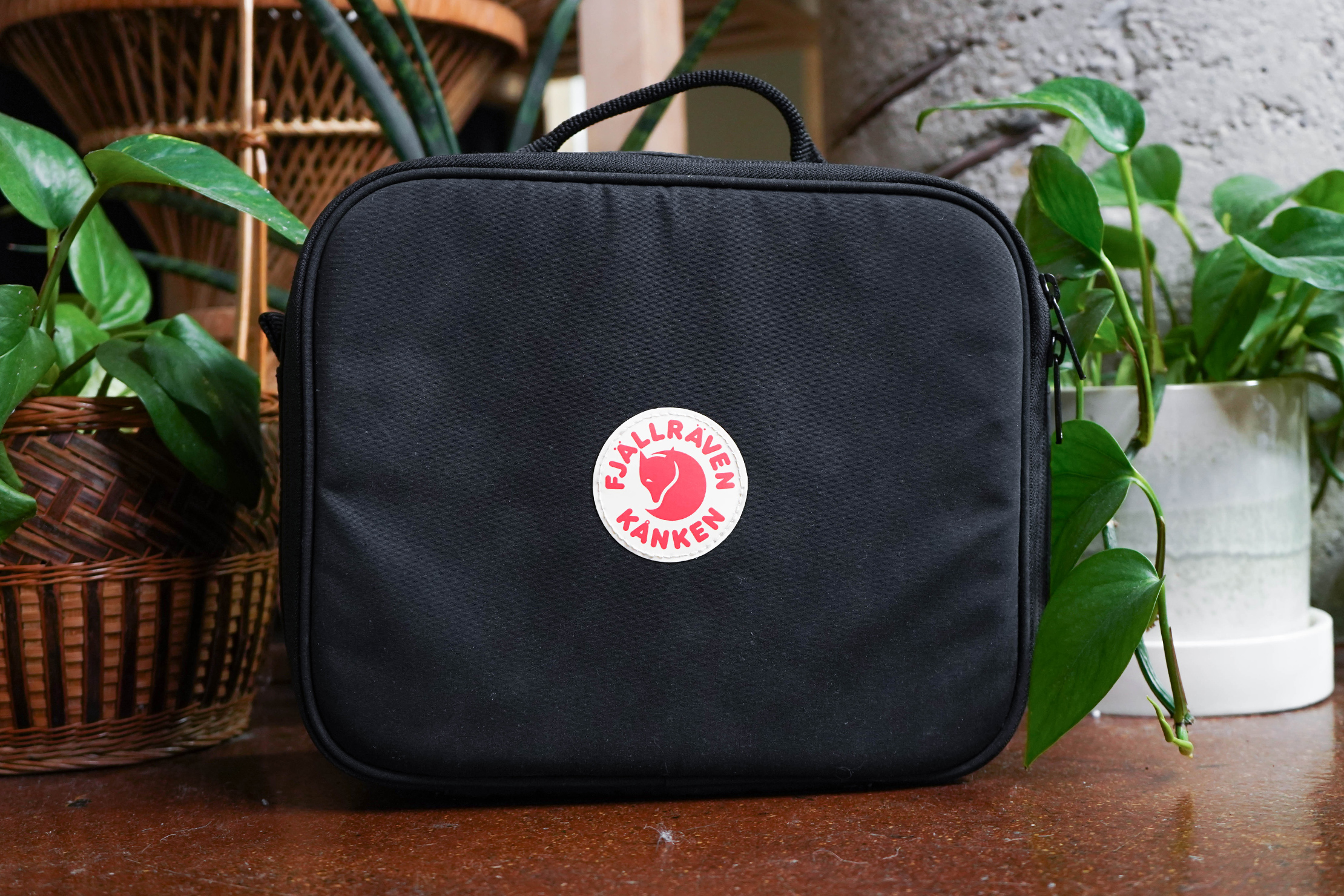 Fjallraven kanken outlet small photo insert