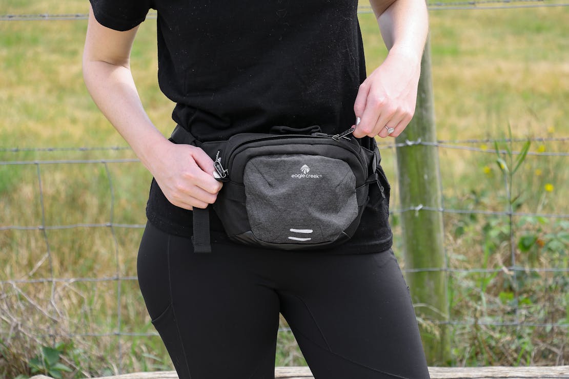 Eagle Creek Wayfinder Waist Pack In Essex England