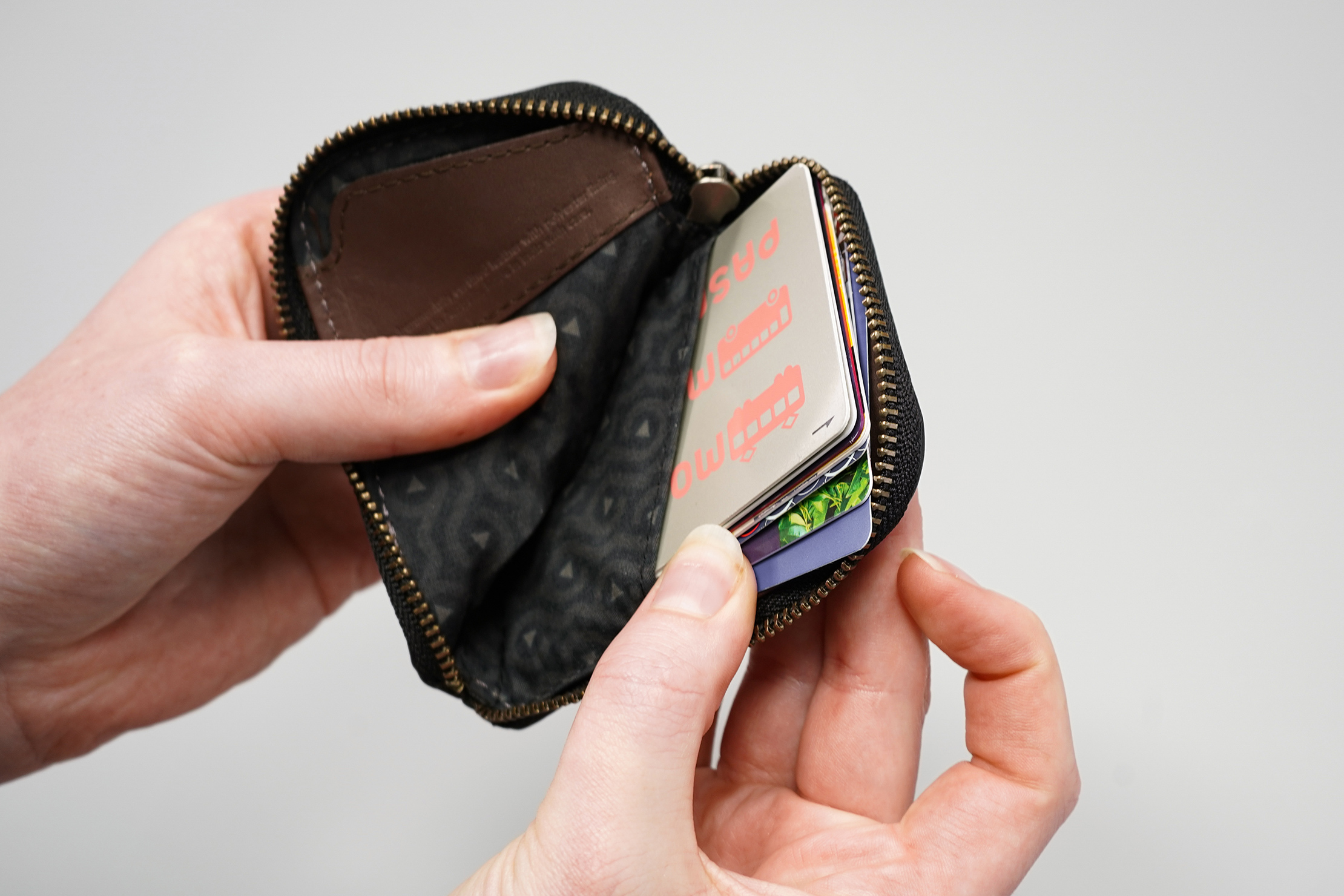 Bellroy Card Pocket (Small Leather Zipper Card Holder Wallet, Holds 4-15  Cards, Coin Pouch, Folded Note Storage)