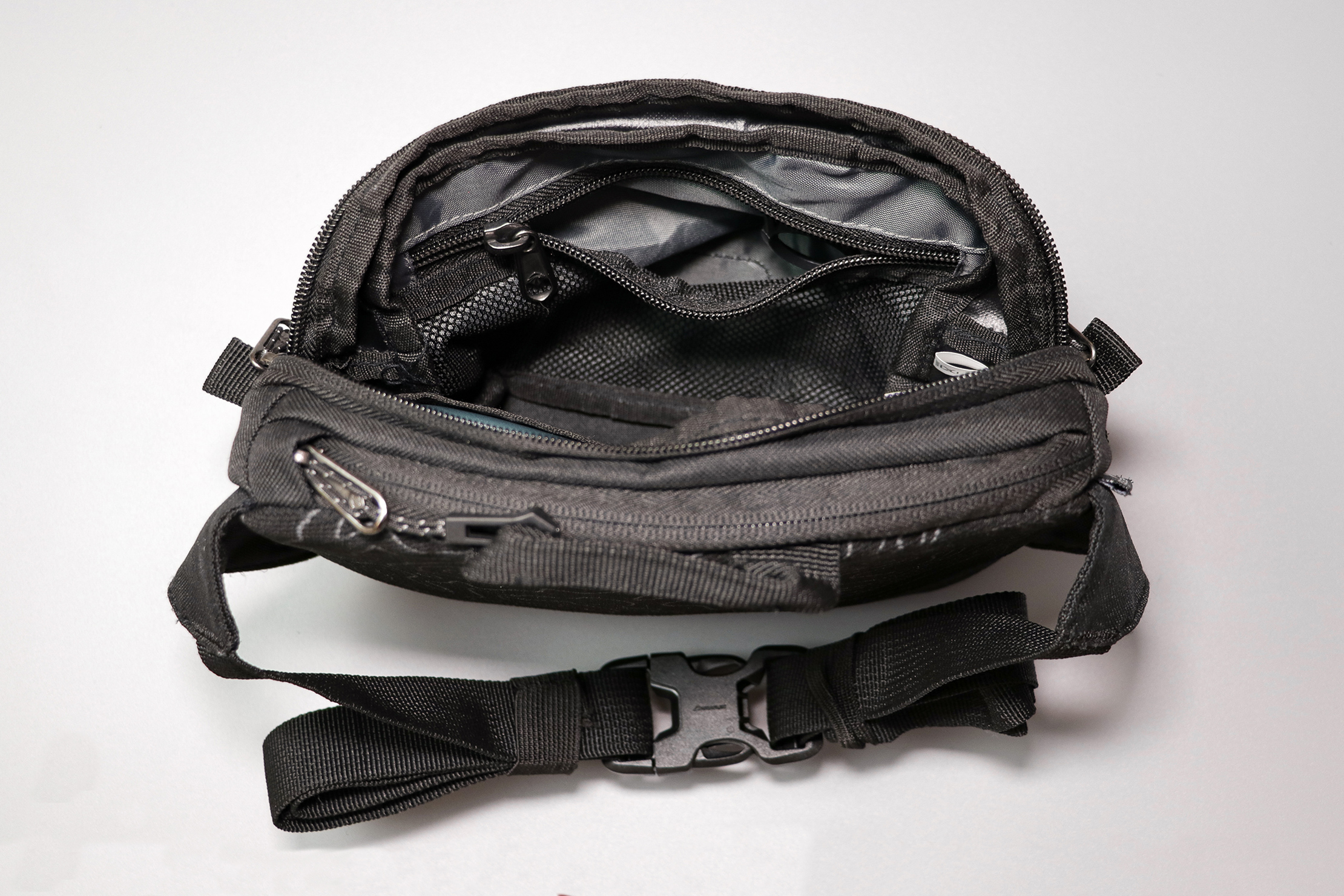 Eagle Creek Wayfinder Waist Pack Internal Mesh Pocket