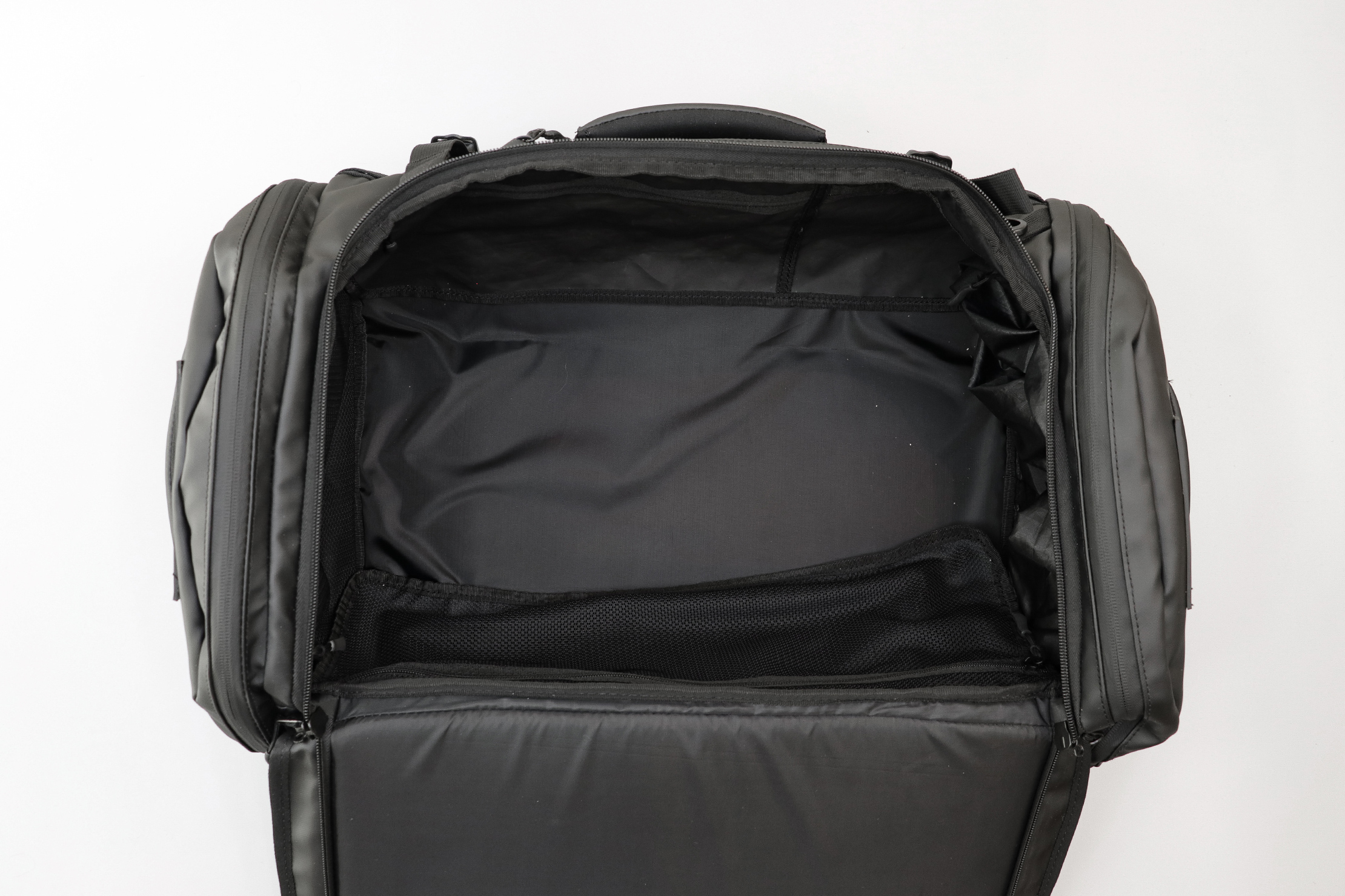 WANDRD HEXAD Carryall Duffel Main Compartment