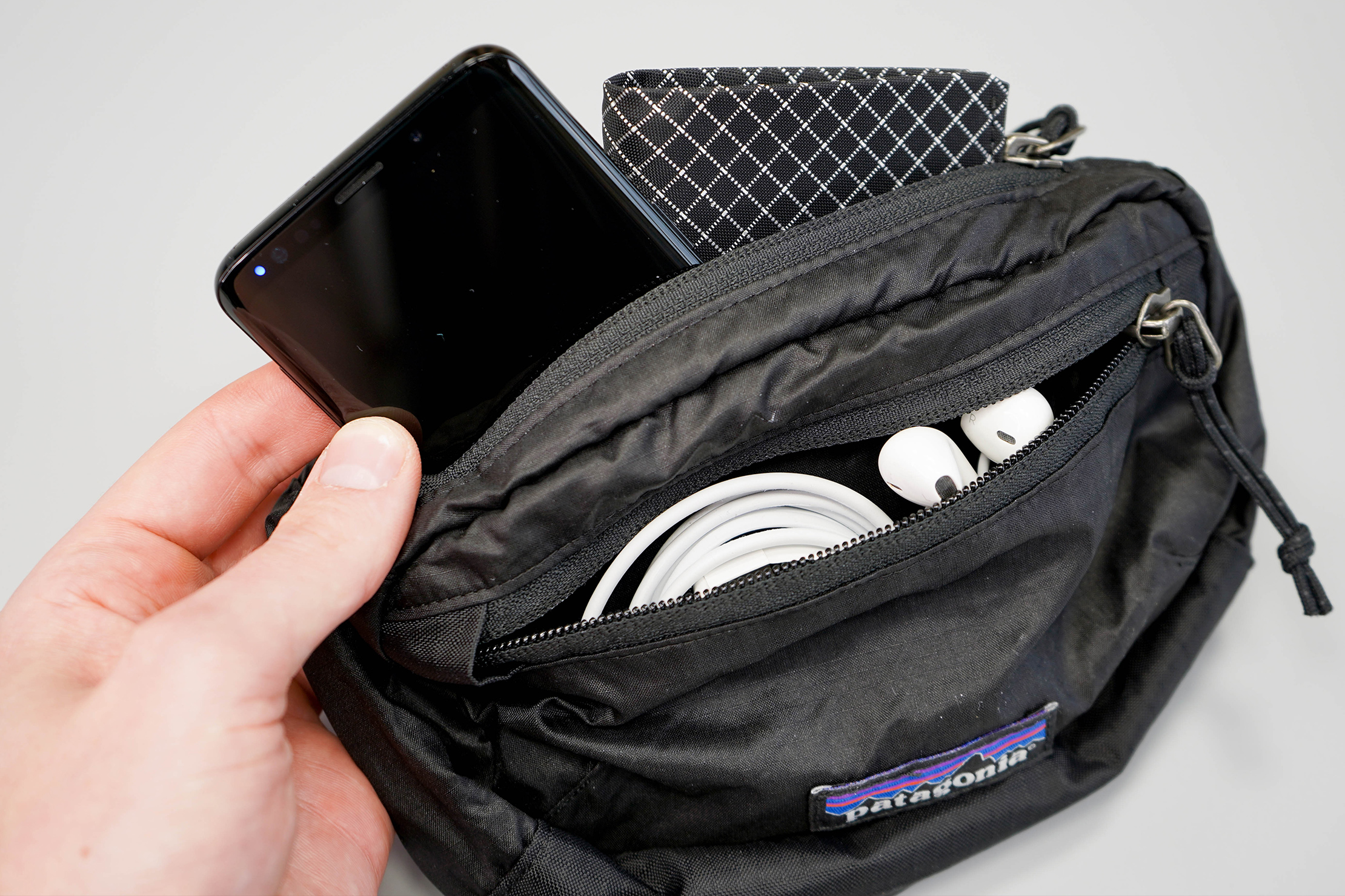 Ultralight Black Hole Mini Hip Pack Review | Pack Hacker