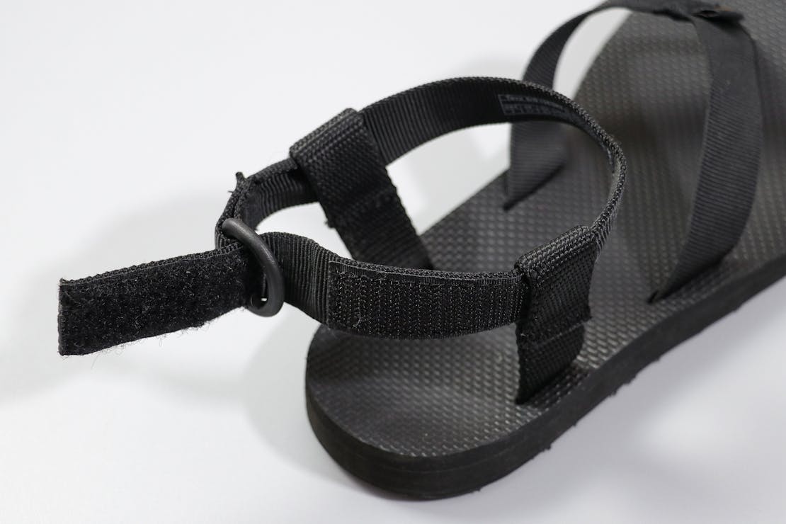 teva sandals with straps