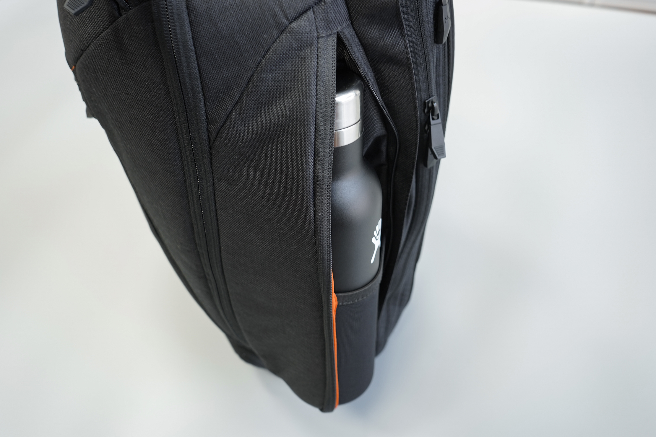 https://cdn.packhacker.com/2019/05/large-expandable-knack-pack-water-bottle-pocket.jpg