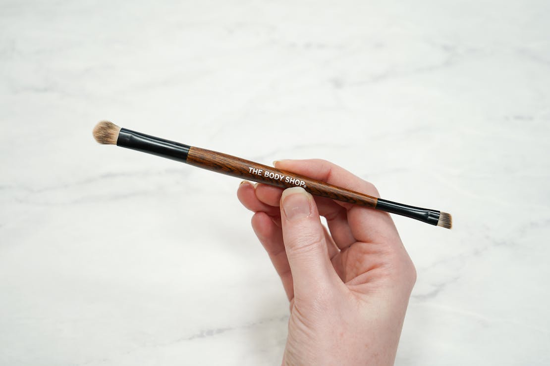 The Body Shop Double-Ended Eye Shadow Brush