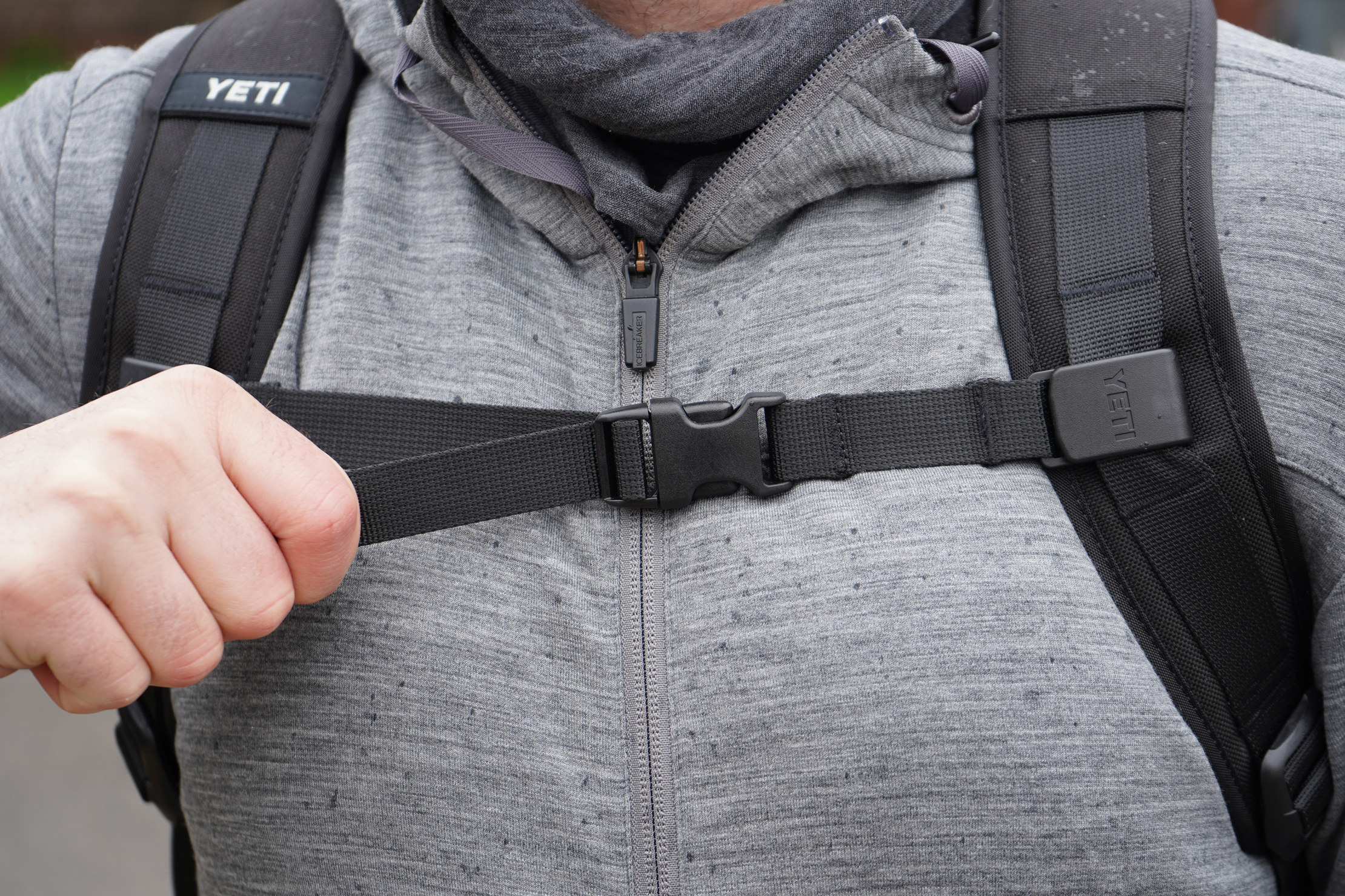 https://cdn.packhacker.com/2019/05/yeti-tocayo-sternum-strap-in-use.jpg