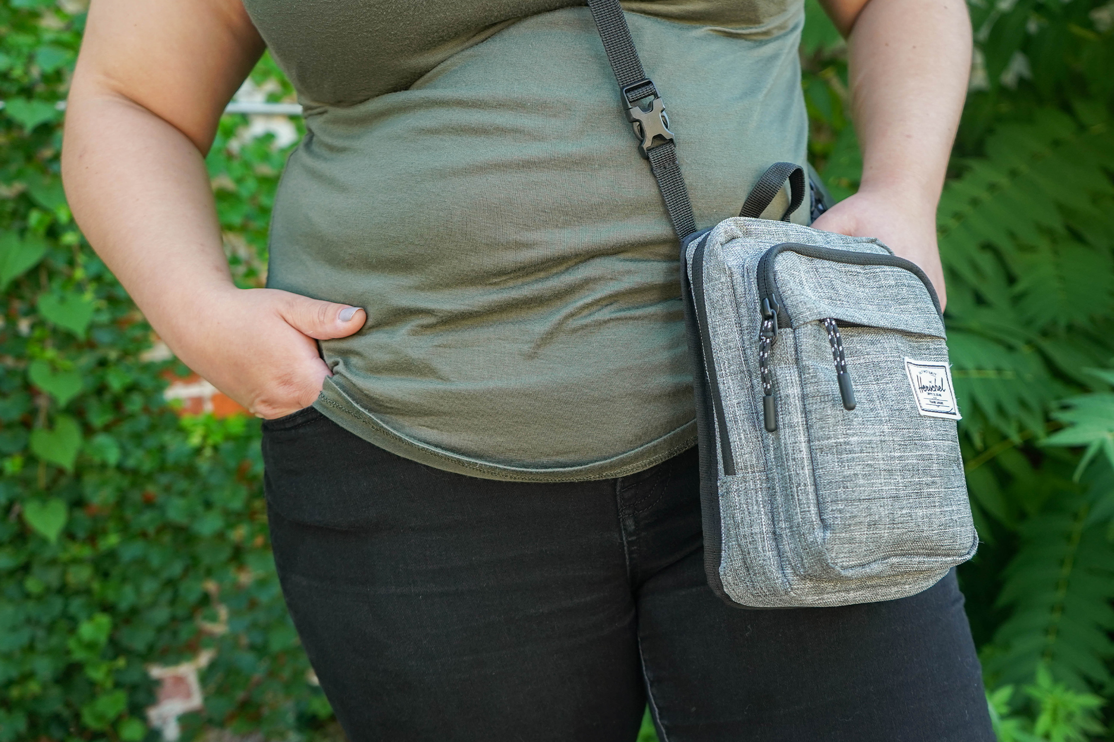 Herschel Supply Co. Form Crossbody Large On Hip