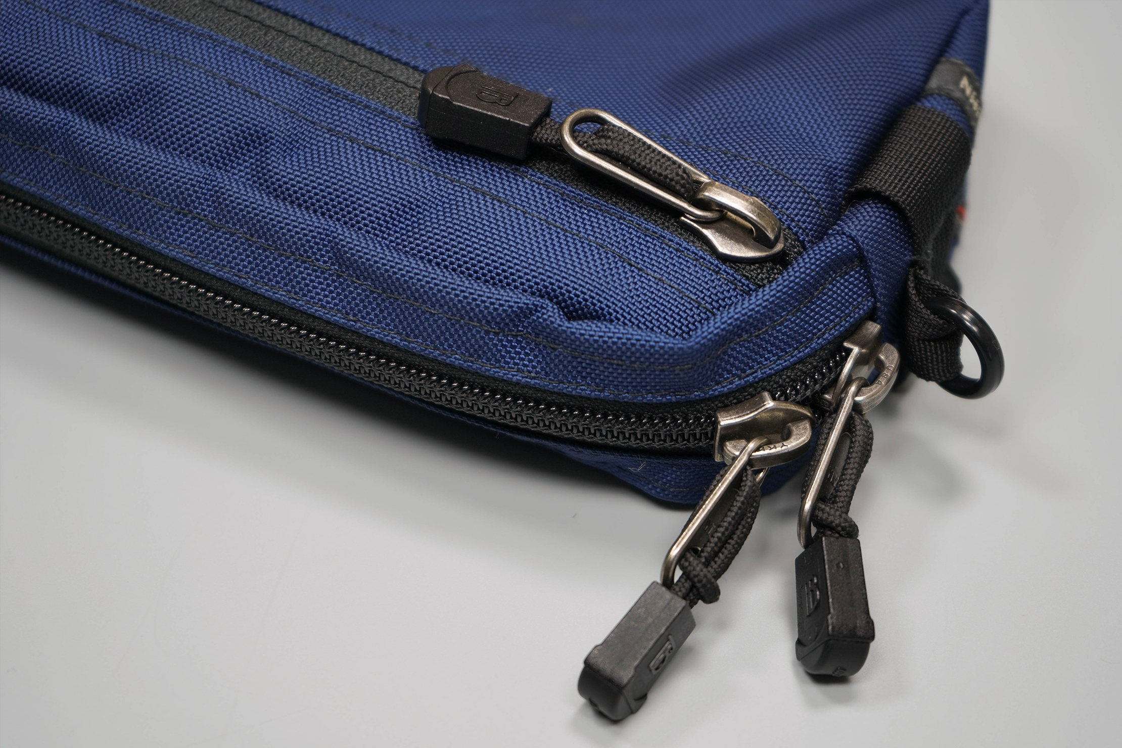 Tom Bihn Side Effect Zippers