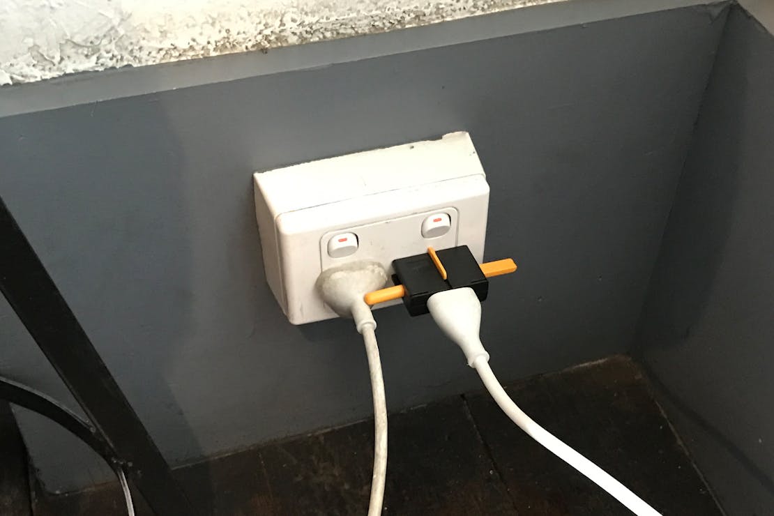 Kikkerland Universal Travel Adapter