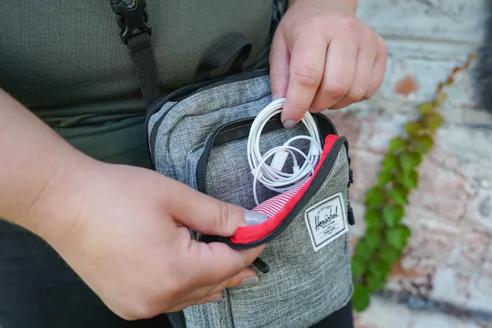 Herschel Supply Co Form Crossbody Review Pack Hacker