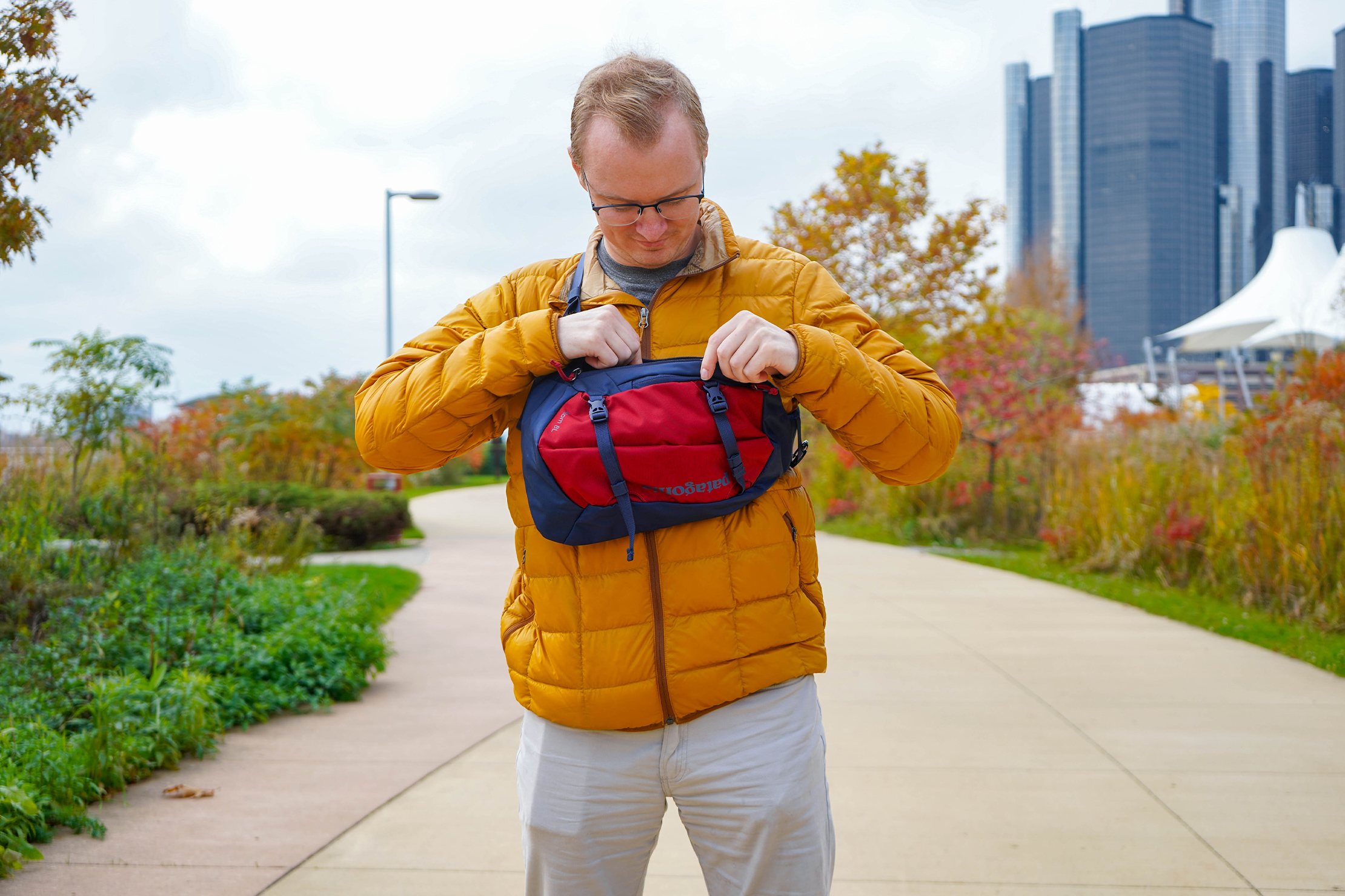 Patagonia atom sling 8l birch white sale