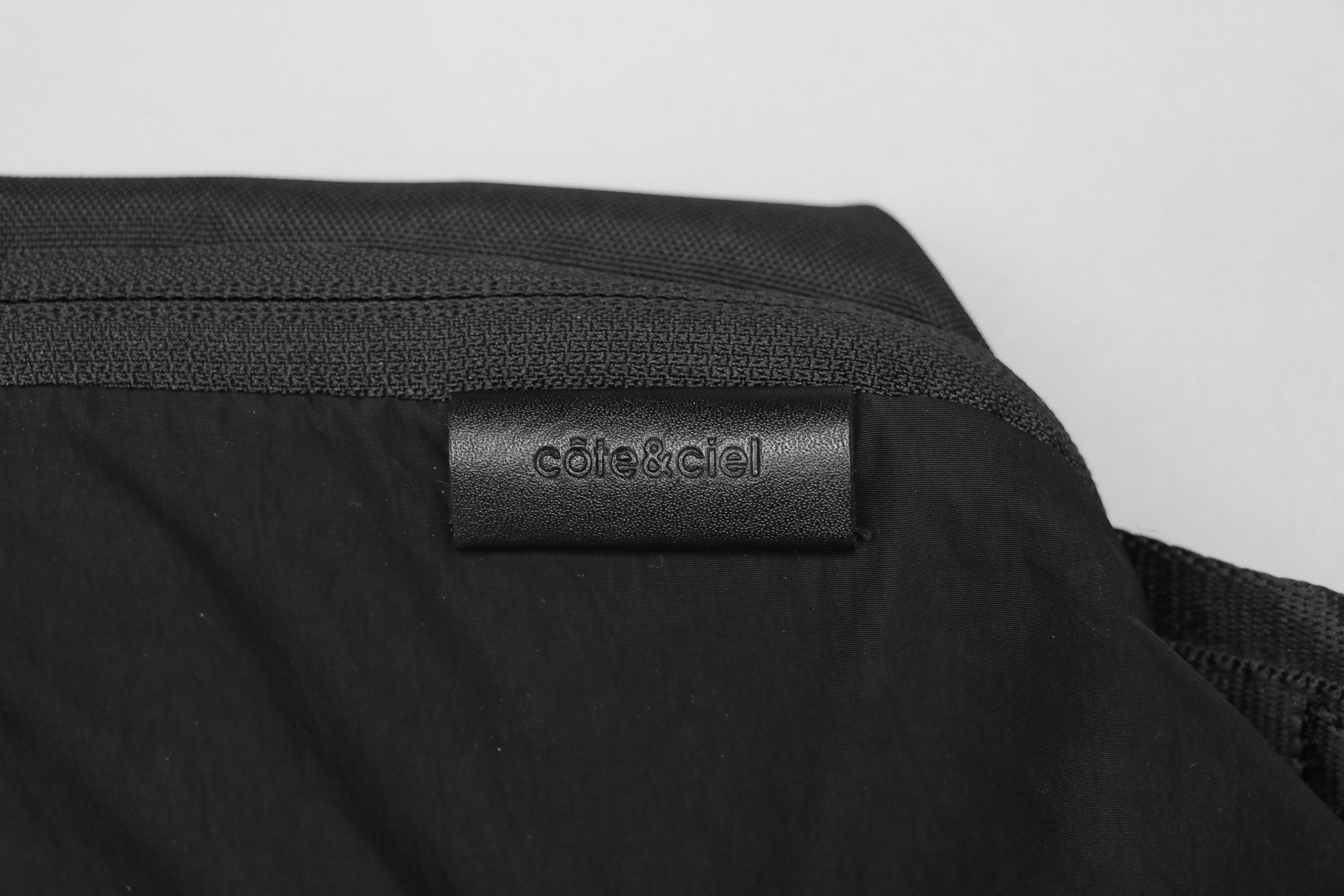 Côte&Ciel Isarau Small (Sling) Review | Pack Hacker