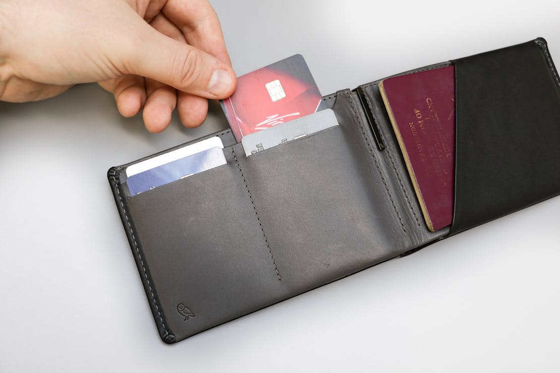 bellroy travel wallet review