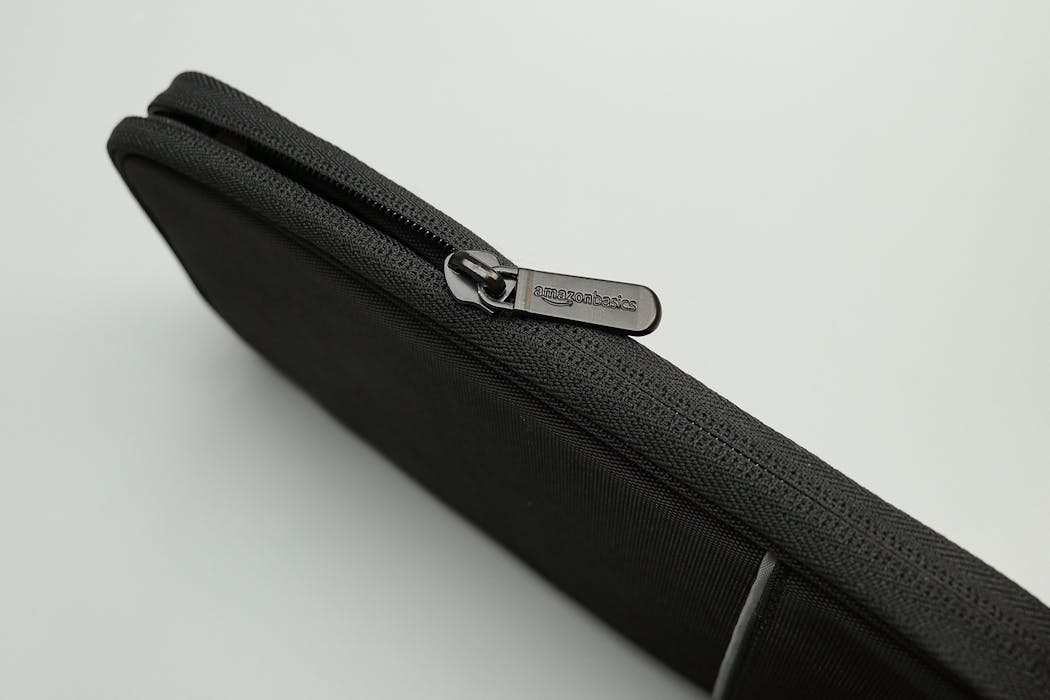 AmazonBasics RFID Passport Wallet Review Pack Hacker