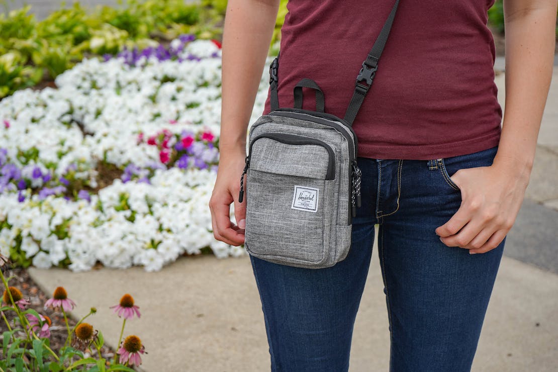 Herschel Supply Co. Form Crossbody Review Pack Hacker