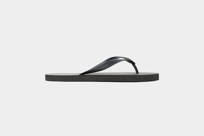 ASOS DESIGN Flip Flops | Pack Hacker