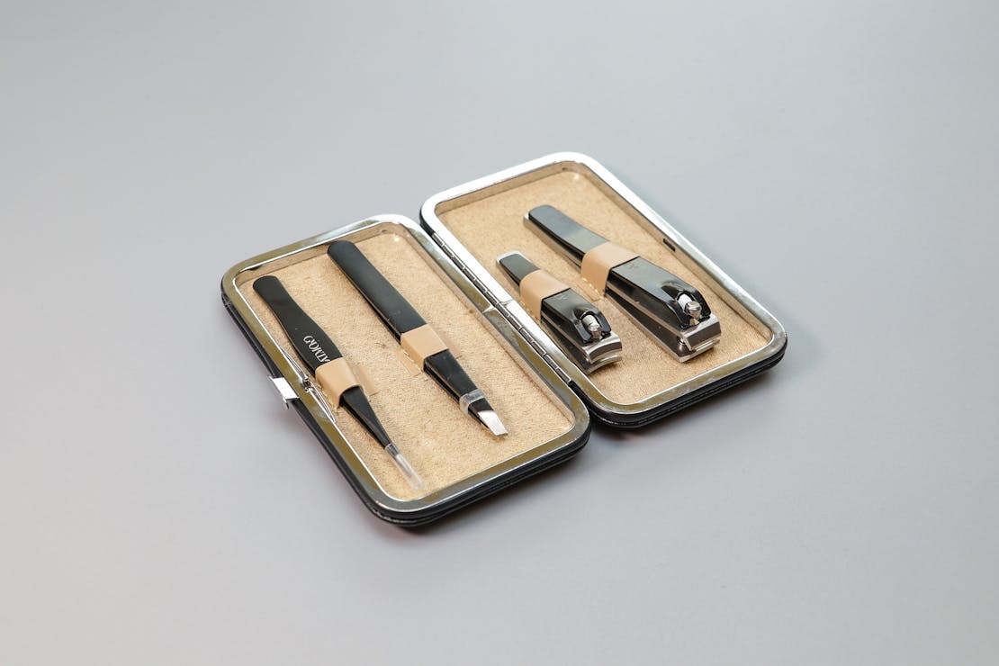 ATMOKO Nail Clippers & Tweezers Set