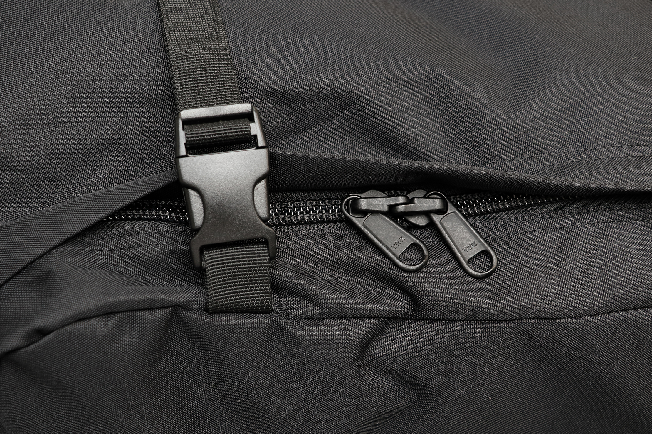 CabinZero Classic Travel Backpack Zippers & Buckles