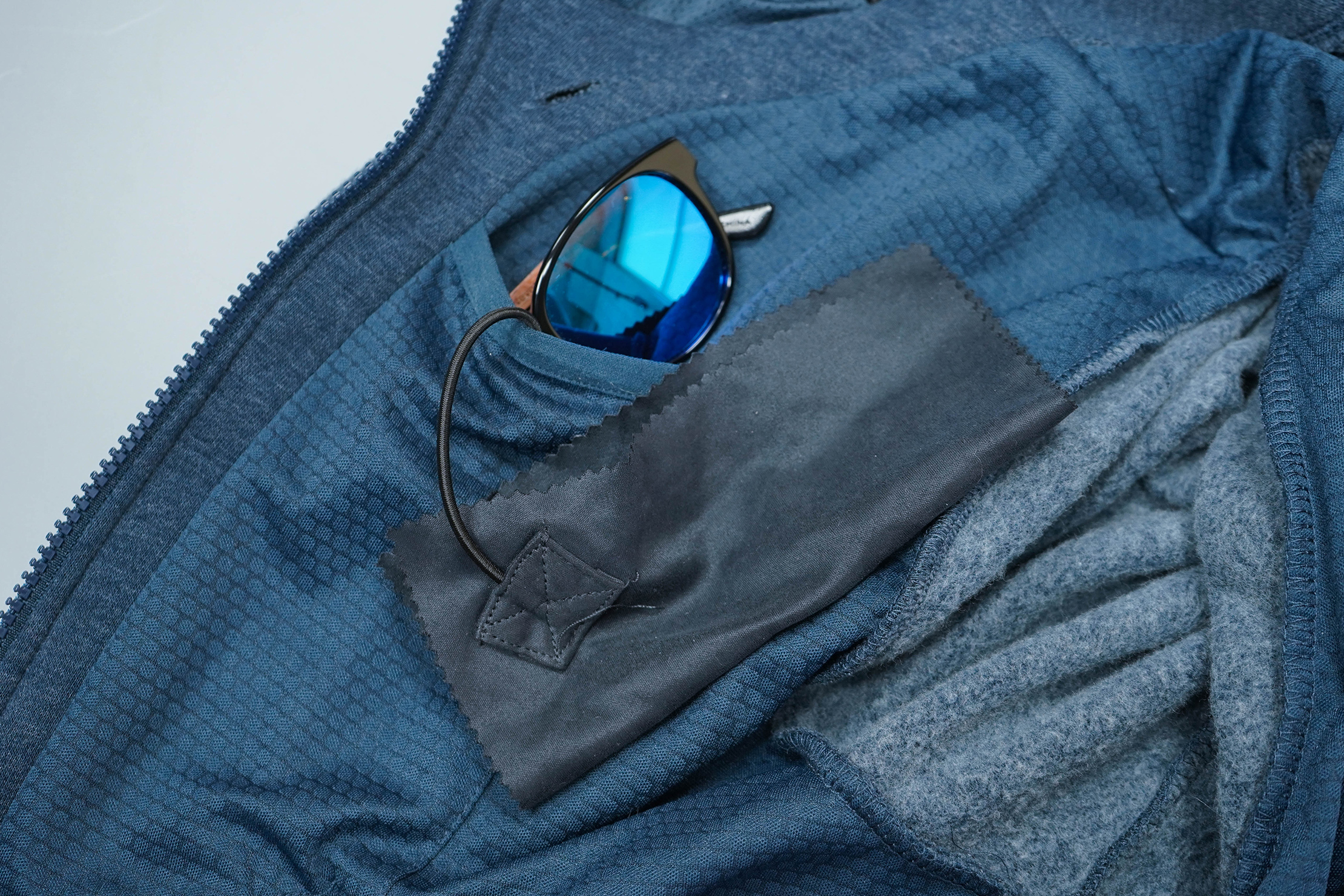 BauBax Sweatshirt 2.0 Sunglasses Pocket