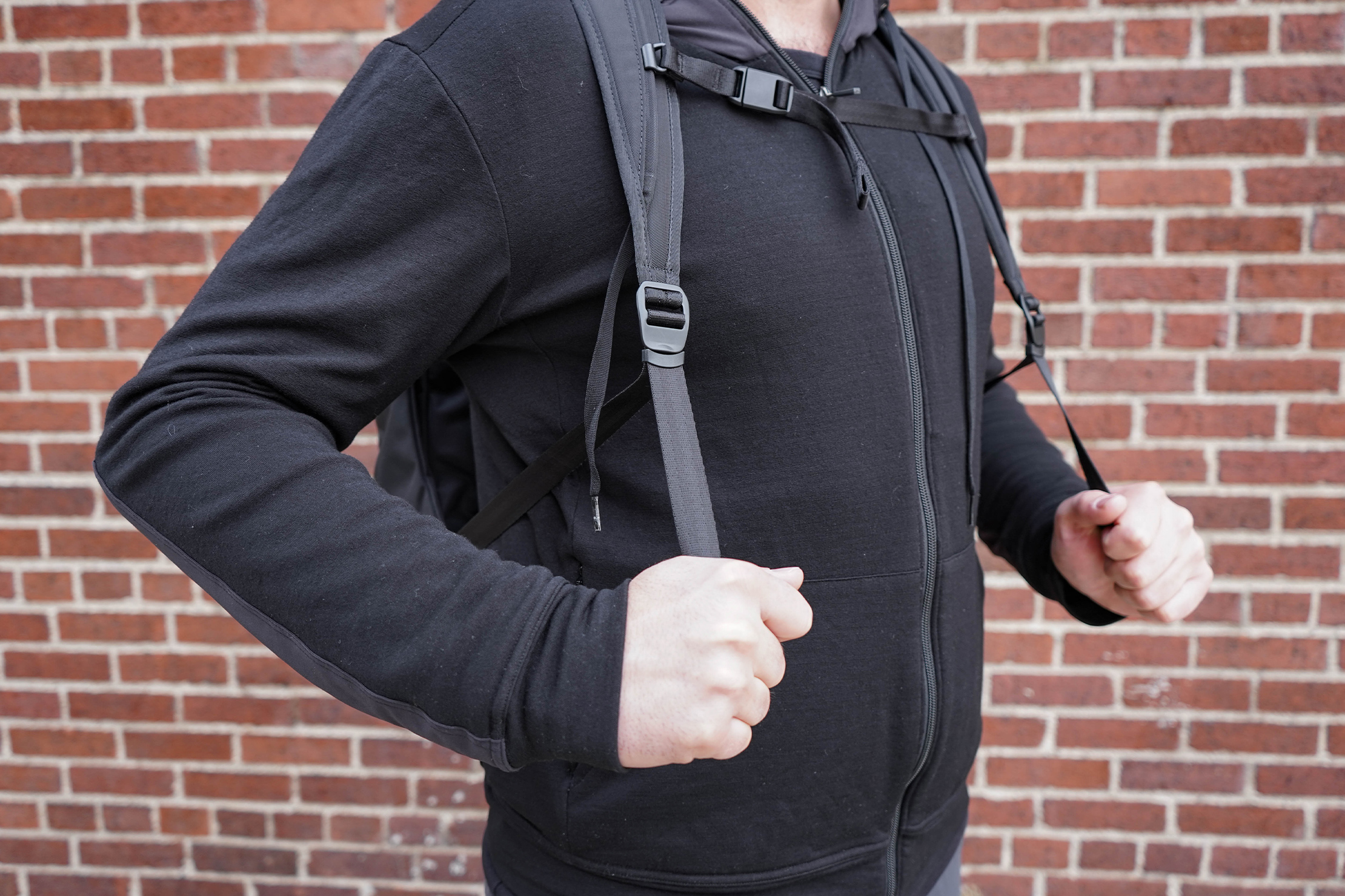 Bellroy Transit Backpack Shoulder Strap Adjustment