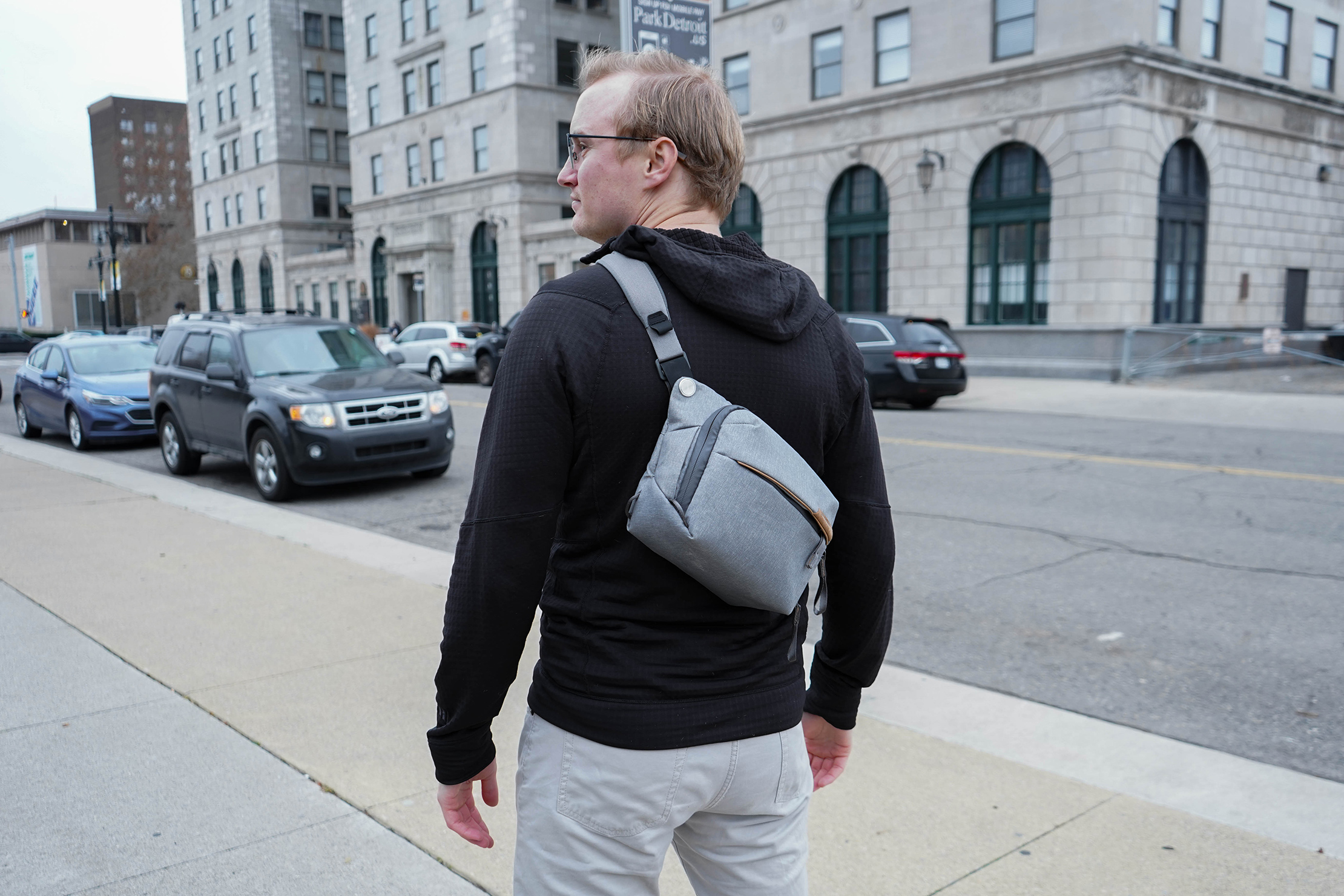 Peak Design Everyday Sling 3L V2 Review Pack Hacker