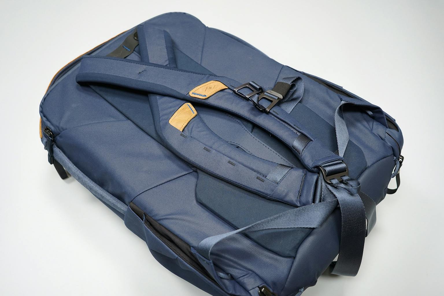 peak design travel backpack 30l black