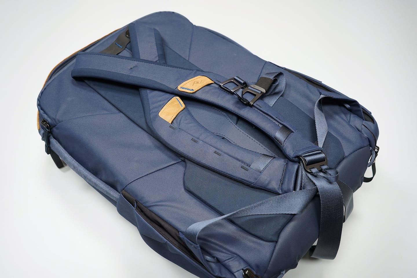 peak design travel backpack 30l black