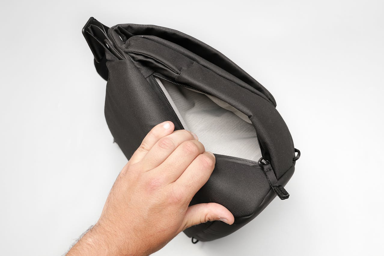 Peak Design Everyday Messenger 13L V2 Review Pack Hacker