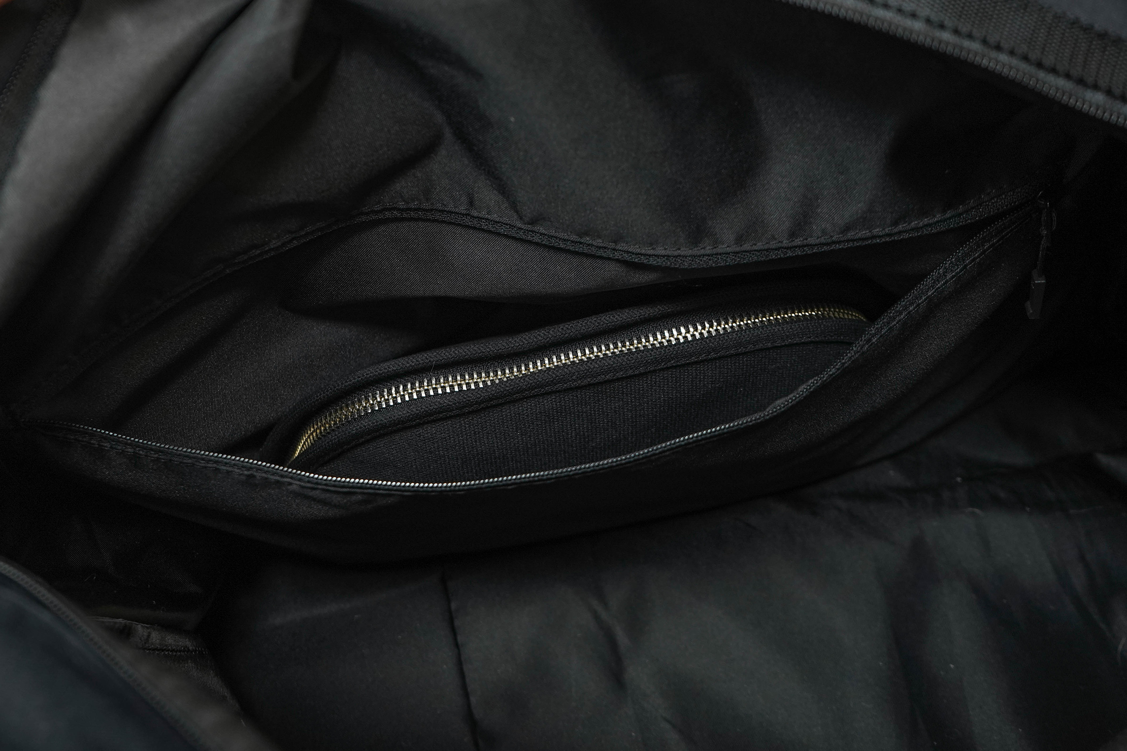 lululemon command the day duffle